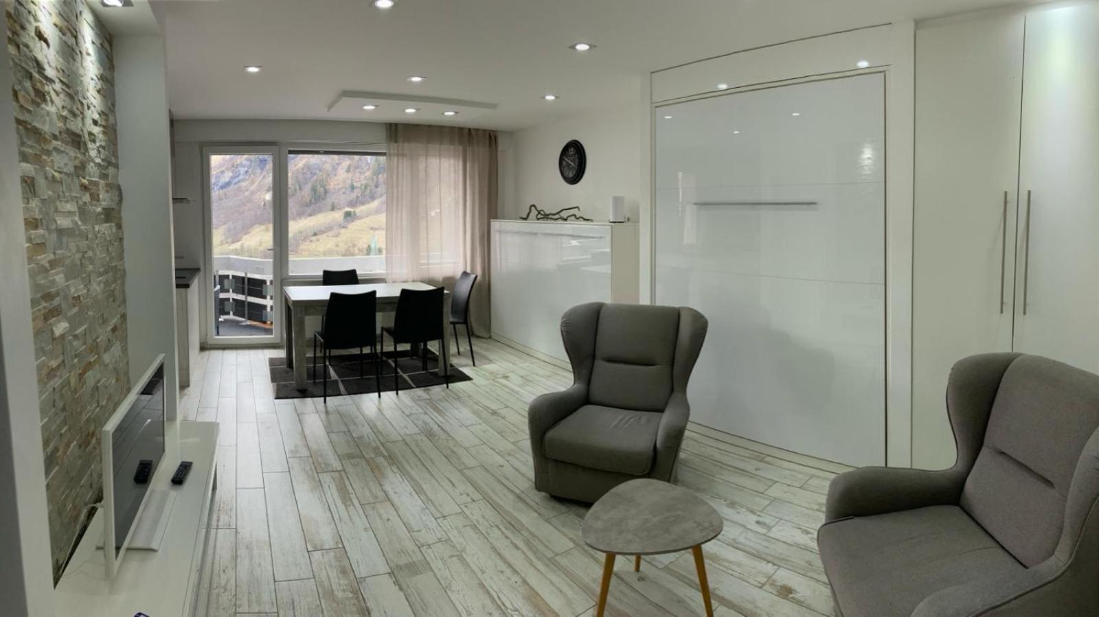 Flaminia Wohnung 15 - Best View And Free Parking! Лойкербад Экстерьер фото